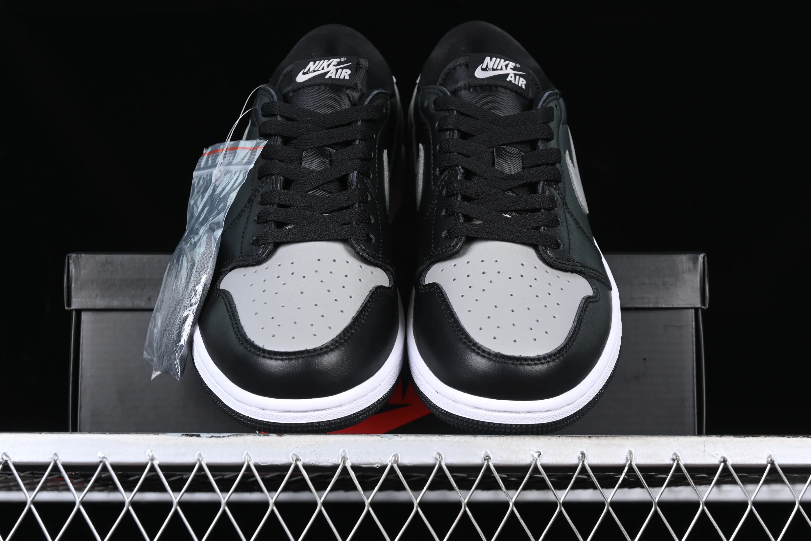 All categories Air Jordan Jordan series basketball shoes Air Jordan 1 Low Z version Air Jordan 1 Low OG "Shadow" AJ1 Joe 1 shadow gray low-top basketball shoes 705329-003